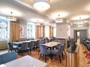 Pronájem restaurace, Dobříš, náměstí Svobody, 419 m2