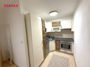 Pronájem bytu 2+kk, Praha - Horní Měcholupy, Ravennská, 43 m2