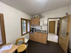 Pronájem obchodního prostoru, Pardubice, Bělobranské náměstí, 191 m2