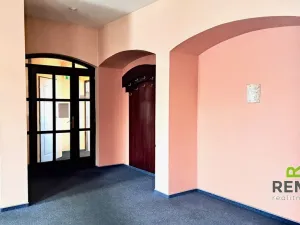 Pronájem komerční nemovitosti, Kunovice, V Grni, 197 m2