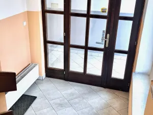 Pronájem komerční nemovitosti, Kunovice, V Grni, 197 m2