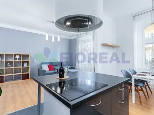 Prodej bytu 2+kk, Praha - Holešovice, U Uranie, 69 m2