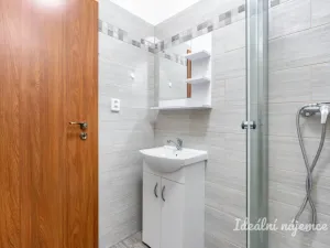 Pronájem bytu 1+1, Praha, Kukelská, 26 m2