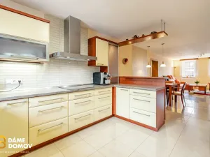 Prodej rodinného domu, Kostelec u Holešova, 260 m2