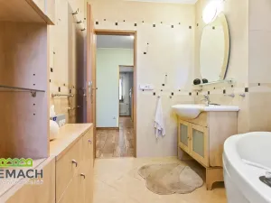 Prodej rodinného domu, Hronov, Karoliny Světlé, 250 m2