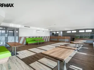 Prodej komerční nemovitosti, Karlovy Vary, 1967 m2