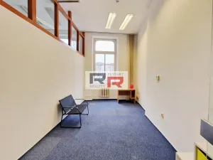 Pronájem kanceláře, Olomouc, Dolní náměstí, 67 m2