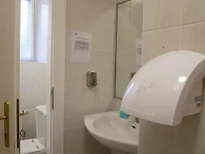 Pronájem kanceláře, Praha - Malá Strana, Karmelitská, 27 m2