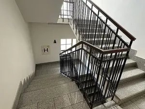 Pronájem kanceláře, Brno, Husova, 69 m2