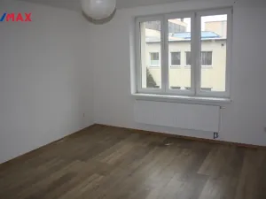 Pronájem bytu 2+1, Strakonice - Strakonice II, Komenského, 60 m2