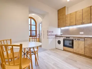 Pronájem bytu 1+kk, Jindřichův Hradec, Kostelní, 36 m2