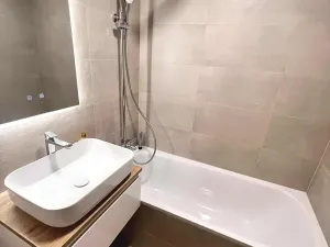 Pronájem bytu 3+1, Praha - Lhotka, Novodvorská, 75 m2