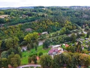 Prodej komerční nemovitosti, Lštění, Míru, 1933 m2