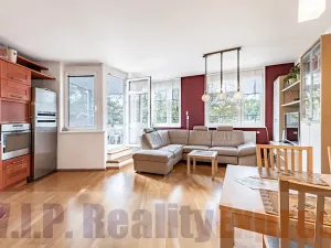 Prodej bytu 3+kk, Praha, Jeřabinová, 92 m2