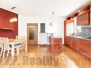 Prodej bytu 3+kk, Praha, Jeřabinová, 92 m2