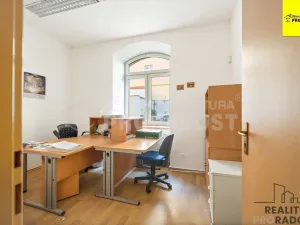 Pronájem kanceláře, Pardubice, třída Míru, 140 m2