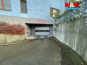 Prodej garážového stání, Praha, Březenská, 15 m2