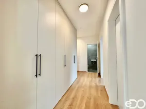 Pronájem bytu 2+kk, Praha, Zlochova, 51 m2