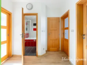 Pronájem bytu 4+1, Praha - Hostivař, Tesaříkova, 79 m2