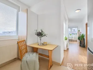 Prodej bytu 2+kk, Praha - Dolní Měcholupy, Honzíkova, 55 m2