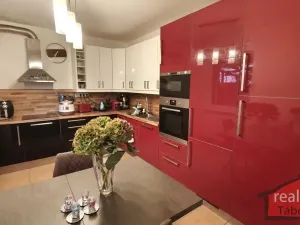 Prodej bytu 3+kk, Nupaky, Luční, 69 m2