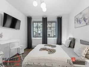 Prodej ubytování, Broumov, Malé náměstí, 298 m2