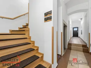 Prodej ubytování, Broumov, Malé náměstí, 298 m2