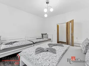 Prodej ubytování, Broumov, Malé náměstí, 298 m2