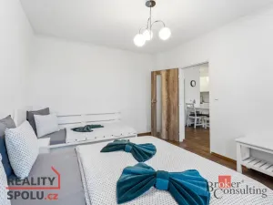 Prodej ubytování, Broumov, Malé náměstí, 298 m2