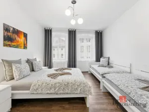 Prodej ubytování, Broumov, Malé náměstí, 298 m2