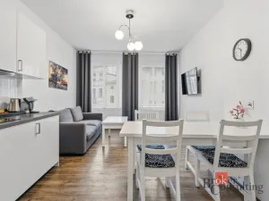 Prodej ubytování, Broumov, Malé náměstí, 298 m2