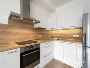 Pronájem bytu 2+kk, Praha - Štěrboholy, Kryšpínova, 54 m2