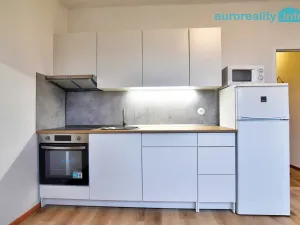 Pronájem bytu 1+1, Okna, 43 m2