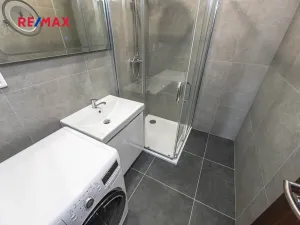 Pronájem bytu 3+1, Praha - Kobylisy, Frýdlantská, 67 m2