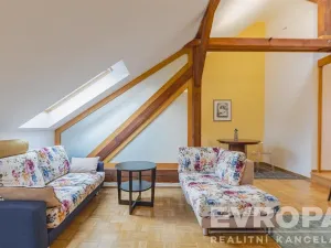 Prodej atypického bytu, Praha - Staré Město, U Dobřenských, 63 m2