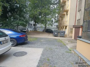 Pronájem garážového stání, Praha, Klicperova, 15 m2