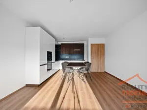 Prodej bytu 2+kk, Hradec Králové, Antonína Petrofa, 56 m2