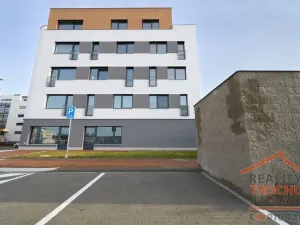 Prodej bytu 2+kk, Hradec Králové, Antonína Petrofa, 56 m2