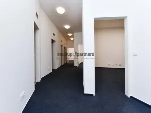 Pronájem kanceláře, Praha - Karlín, Pobřežní, 125 m2