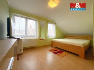 Prodej restaurace, Velké Žernoseky, 438 m2