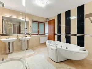 Prodej rodinného domu, Praha - Kyje, 200 m2