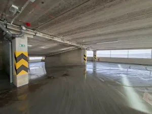 Pronájem garážového stání, Praha - Černý Most, Bryksova, 12 m2