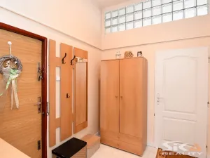 Prodej bytu 2+1, Louny, Husova, 76 m2