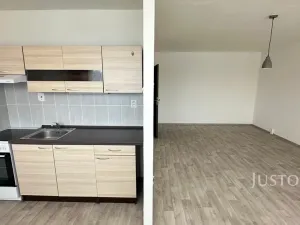 Pronájem bytu 1+kk, Teplice, Čs. dobrovolců, 33 m2