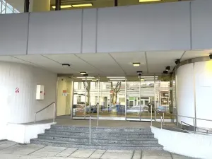 Pronájem kanceláře, Praha - Holešovice, Dělnická, 1252 m2