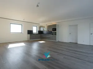 Prodej rodinného domu, Dubí, V Aleji, 206 m2