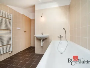 Pronájem bytu 2+kk, Kladno - Kročehlavy, Generála Selnera, 66 m2