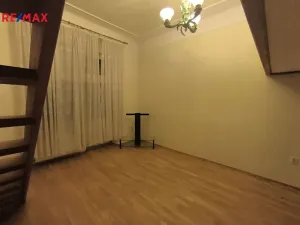 Pronájem bytu 2+1, Karlovy Vary, nábřeží Jana Palacha, 69 m2