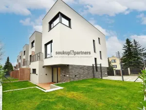 Pronájem rodinného domu, Praha - Háje, V Hájích, 220 m2