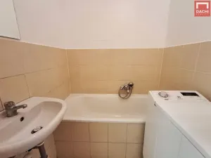 Pronájem bytu 2+1, Olomouc, Junácká, 51 m2